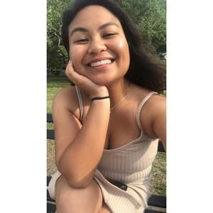 Meet your Posher, Dominique